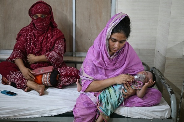 Bild vergr&ouml;&szlig;ern: Durch Masernausbruch in Bangladesch schon mehr als tausend Kinder gestorben