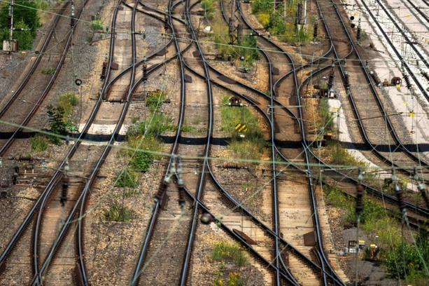 Bild vergr&ouml;&szlig;ern: Bahn-Chefin Palla kündigt weniger Korridorsanierungen pro Jahr an