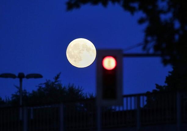 Bild vergr&ouml;&szlig;ern: ESA glaubt nicht an europäische Mondmission binnen zehn Jahren