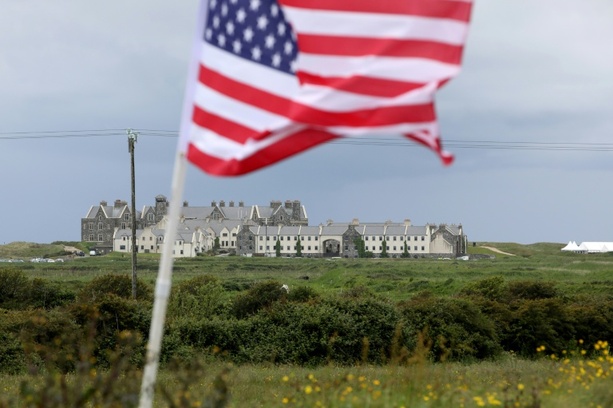 Bild vergr&ouml;&szlig;ern: Trump besucht Irland: Golf und politische Gespräche geplant