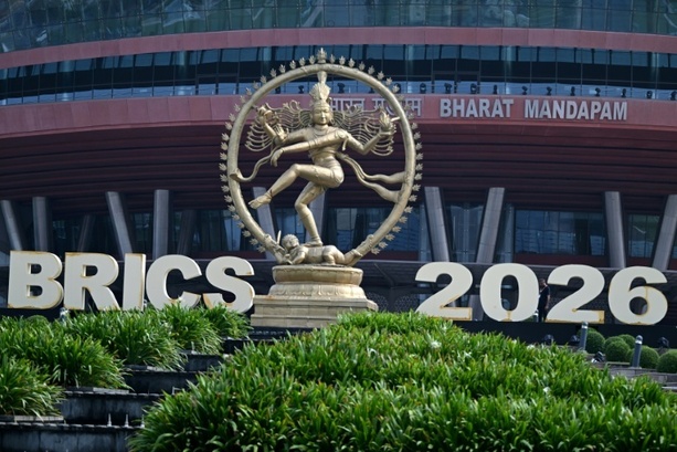 Bild vergr&ouml;&szlig;ern: Chinas Staatschef XI laut Staatsmedien zu  Gipfel der Brics-Staaten in Indien eingetroffen