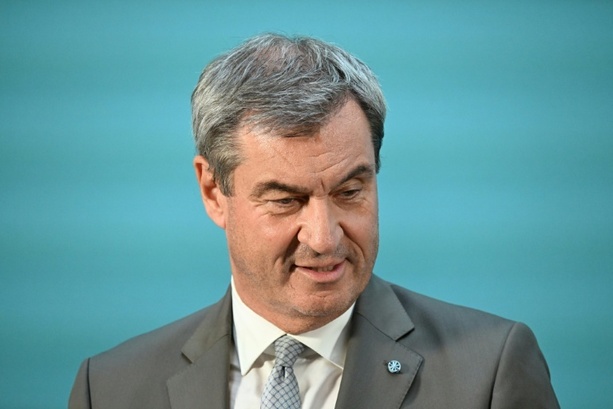 Bild vergr&ouml;&szlig;ern: CSU-Vorstand berät mit Kretschmer auf Klausurtagung über politische Lage