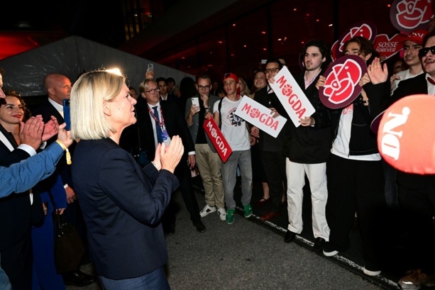 Bild vergr&ouml;&szlig;ern: Linke Opposition liegt bei Wahl in Schweden vorn - Rechtspopulisten mit Stimmverlusten