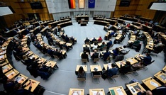 Abgeordnetenhauswahl in Berlin: CDU und Linkspartei in neuer Umfrage gleichauf