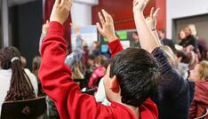 Prien fordert stärkere Priorisierung der Bildung