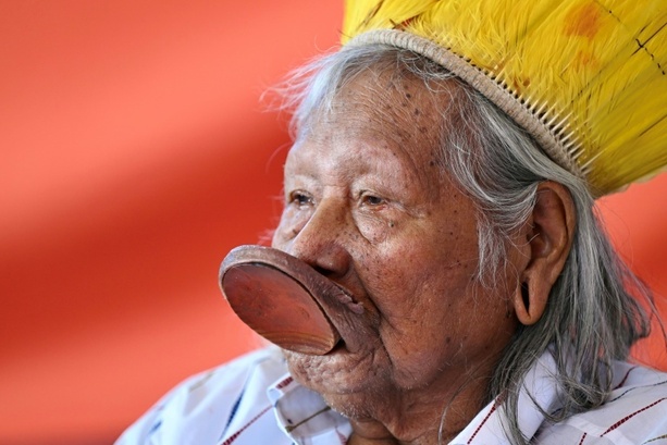 Bild vergr&ouml;&szlig;ern: Prominenter brasilianischer Indigenen-Anführer Raoni an Krebs erkrankt