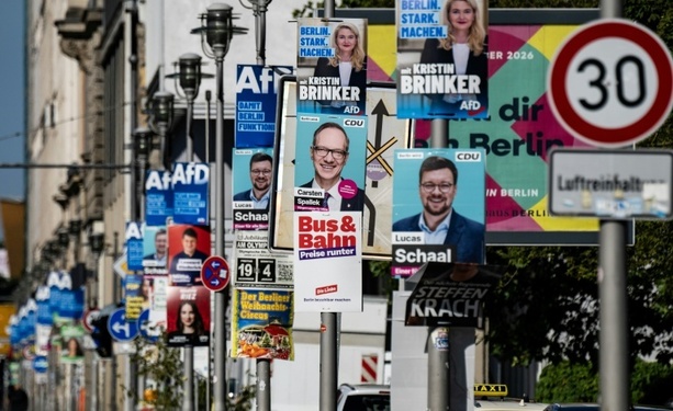 Bild vergr&ouml;&szlig;ern: Spitzenkandidaten für Abgeordnetenhauswahl in Berlin stellen sich Bürgerfragen