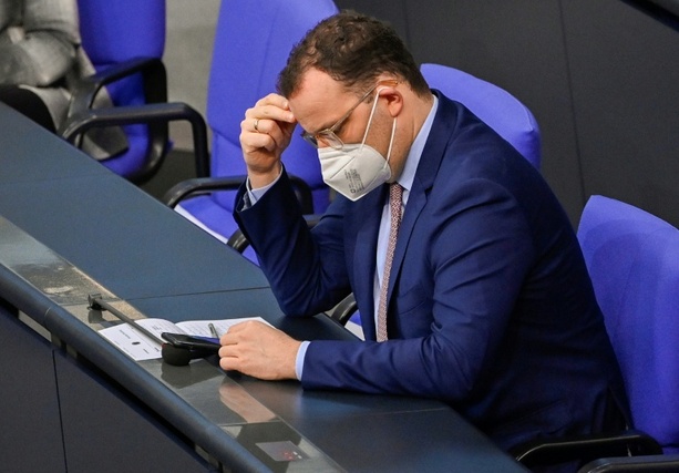 Bild vergr&ouml;&szlig;ern: BGH prüft Maskenkäufe von früherem Bundesgesundheitsminister Spahn in Pandemie