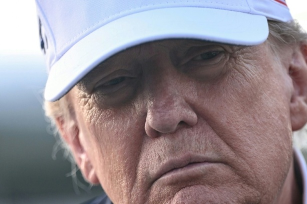 Bild vergr&ouml;&szlig;ern: Nach Niederlage im Briefwahl-Streit: Trump kritisiert Oberstes US-Gericht scharf