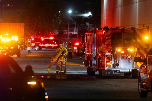 Bild vergr&ouml;&szlig;ern: Medienhubschrauber in Los Angeles abgestürzt: Drei Todesopfer
