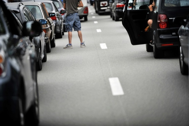Bild vergr&ouml;&szlig;ern: ADAC-Bilanz: Mehr als 128.000 Staus auf Autobahnen in diesjährigen Sommerferien