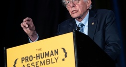 US-Senator Sanders und ehemaliger Trump-Berater Bannon warnen vor KI