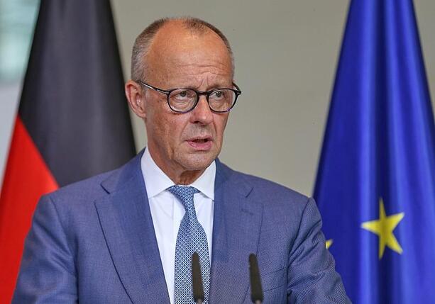 Bild vergr&ouml;&szlig;ern: CDU-Ministerpräsidenten stellen sich hinter den Kanzler