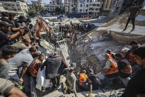 Bild vergr&ouml;&szlig;ern: Zivilschutz: 20 Tote und dutzende Vermisste bei Einsturz von Gebäude im Gazastreifen