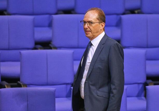 Bild vergr&ouml;&szlig;ern: Dobrindt kündigt klare Kante gegenüber Sozialbetrügern an