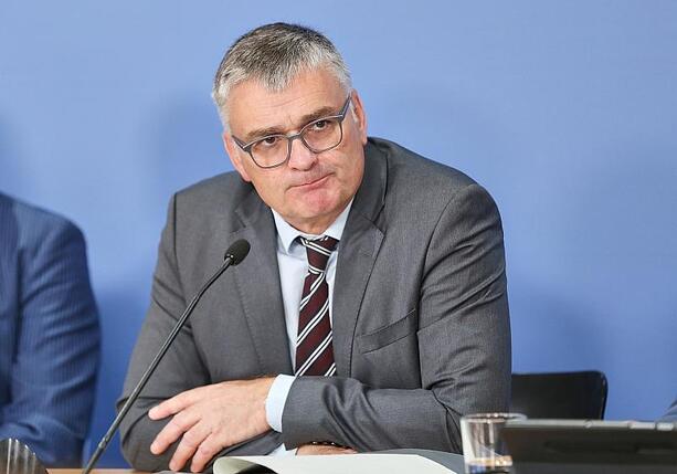 Bild vergr&ouml;&szlig;ern: Forsa weist Kritik von Regierungssprecher nicht komplett zurück