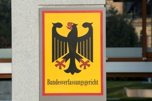Durchsuchungen bei Mitbewohnern von Verdächtiger in Wohnprojekt nicht zulässig