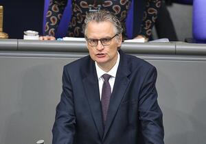 Krings fordert härtere Schritte gegen Sozialleistungsmissbrauch