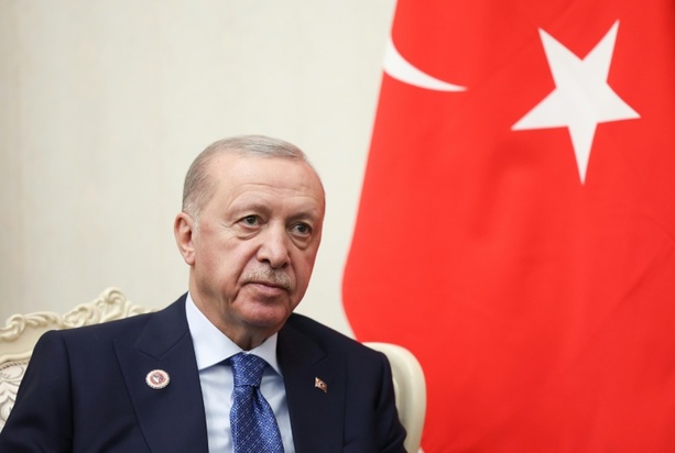 Bild vergr&ouml;&szlig;ern: Erdogan will 2028 erneut antreten und setzt auf vorgezogene Wahl
