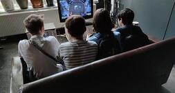 Prien lehnt Tracking von Kindern durch Eltern ab