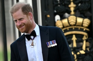 Prinz Harry absolviert ersten öffentlichen Auftritt nach seiner Rückkehr nach Großbritannien
