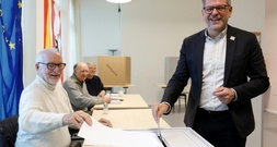 Abgeordnetenhauswahl Berlin: Erste Spitzenkandidaten haben Stimme abgegeben