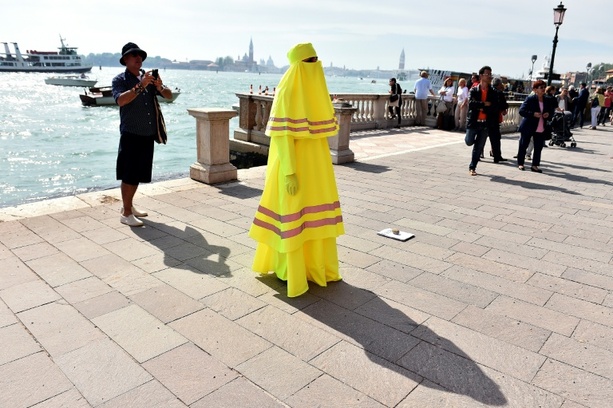Bild vergr&ouml;&szlig;ern: Italiens Regierungschefin kündigt Burka-Verbot an Schulen an