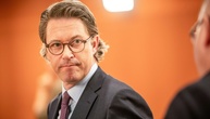 Vorwurf Falschaussage zu Maut: Prozess gegen früheren Minister Scheuer begonnen