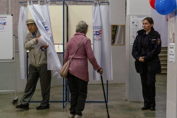 Bild vergr&ouml;&szlig;ern: Putins Partei Geeintes Russland gewinnt Parlamentswahl mit Rekordergebnis
