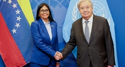 Venezuelas Übergangspräsidentin in New York eingetroffen - Treffen mit Trump