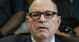Sexueller Missbrauch: Ex-Hollywood-Produzent Weinstein zu 15 Jahren Haft verurteilt