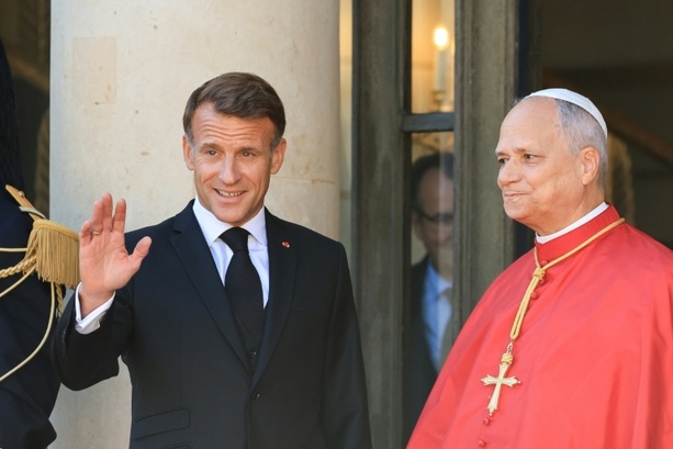 Bild vergr&ouml;&szlig;ern: Papst Leo XIV. warnt in Frankreich vor Wettrüsten