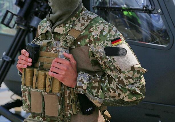 Bild vergr&ouml;&szlig;ern: Bundesregierung hält sich zu Saudi-Arabien-Einsatz bedeckt