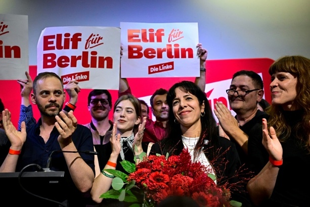 Bild vergr&ouml;&szlig;ern: Berlin: Linke stimmt auf Parteitag für Sondierungen mit Grünen und SPD
