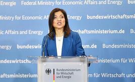 Reiche will Kampfgeist bei Reformvorhaben