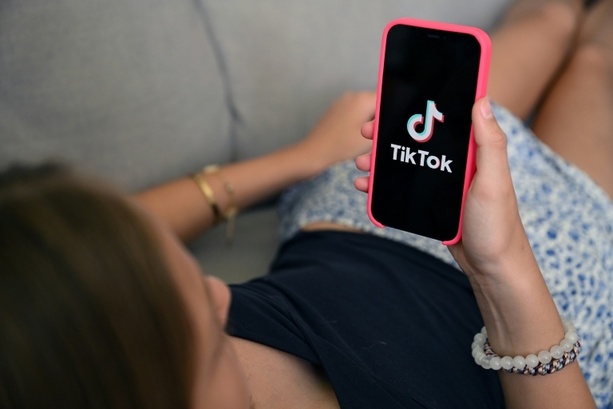 Bild vergr&ouml;&szlig;ern: Social-Media-Sucht: Tiktok wendet Prozess in USA durch 100-Millionen-Vergleich ab