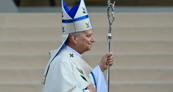 Papst Leo XIV. feiert Messe mit 700.000 Menschen in Paris