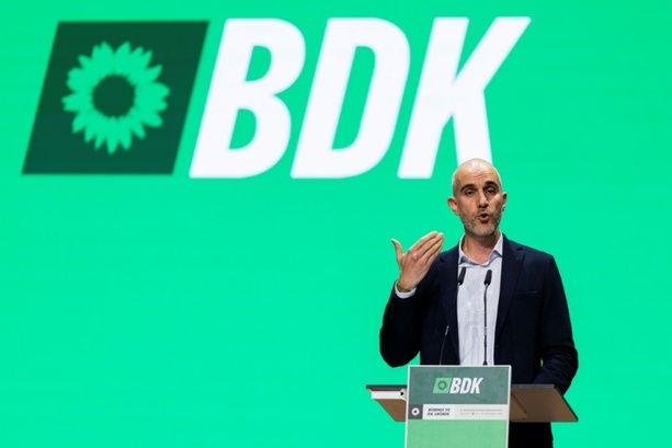 Bild vergr&ouml;&szlig;ern: Stichwahlen in Niedersachsen: Hannovers Oberbürgermeister Onay in Amt bestätigt