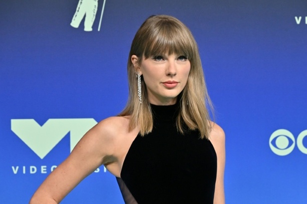 Bild vergr&ouml;&szlig;ern: Taylor Swift räumt bei MTV-Awards ab und überholt  Beyoncé