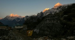 Suche nach zwölf Vermissten nach Lawinenunglück in Nepal abgebrochen