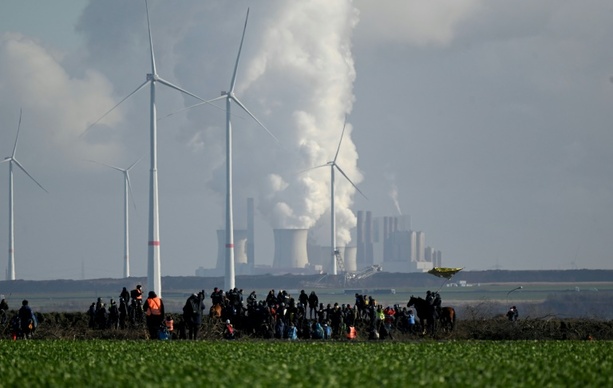 Bild vergr&ouml;&szlig;ern: Gericht: Polizei in Aachen darf Klimaaktivist erkennungsdienstlich behandeln
