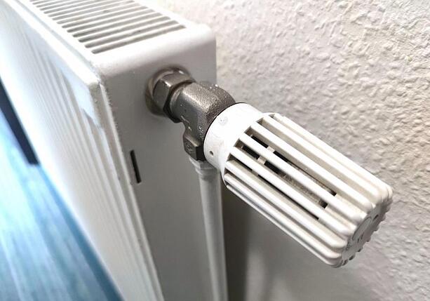 Bild vergr&ouml;&szlig;ern: Strom- und Gaspreise für Haushalte im 1. Halbjahr niedriger