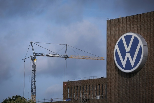Bild vergr&ouml;&szlig;ern: Volkswagen kündigt zahlreiche Tarifverträge - Gewerkschaft protestiert
