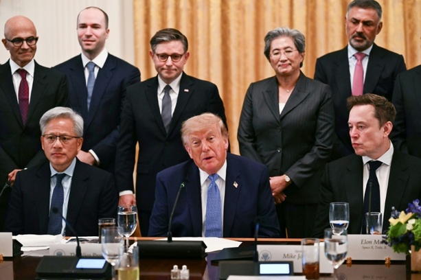 Bild vergr&ouml;&szlig;ern: Tippfehler in Trumps Abkommen für Superintelligenz sorgt für Spott