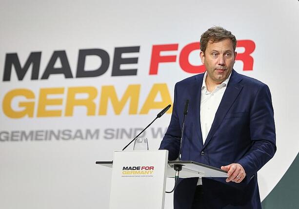 Bild vergr&ouml;&szlig;ern: Klingbeil sieht Chancen bei industrieller KI