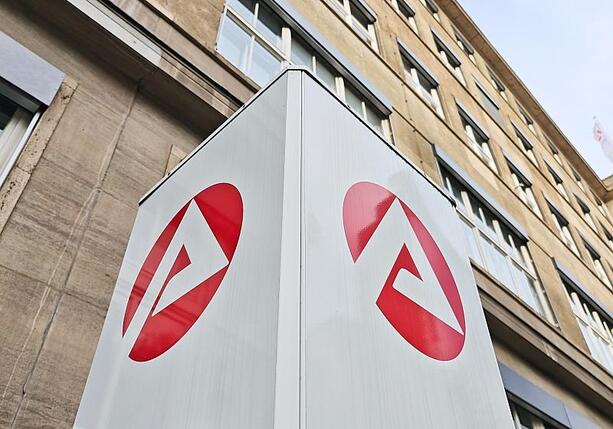 Bild vergr&ouml;&szlig;ern: Arbeitgeber fordern mehr Einsatz der Arbeitsagentur