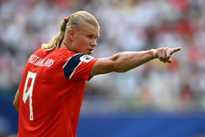 Ärger um Pferdeschwanz: Fußball-Star Erling Haaland geht juristisch gegen Airline vor