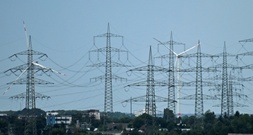 Strompreise dürften leicht steigen: Übertragungsnetzentgelte werden 2027 angehoben