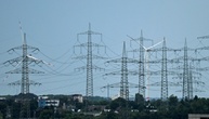Strompreise dürften leicht steigen: Übertragungsnetzentgelte werden 2027 angehoben