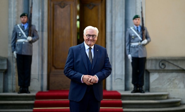 Bild vergr&ouml;&szlig;ern: Spiegel: Steinmeier schaltete sich in Koalitionsstreit ein